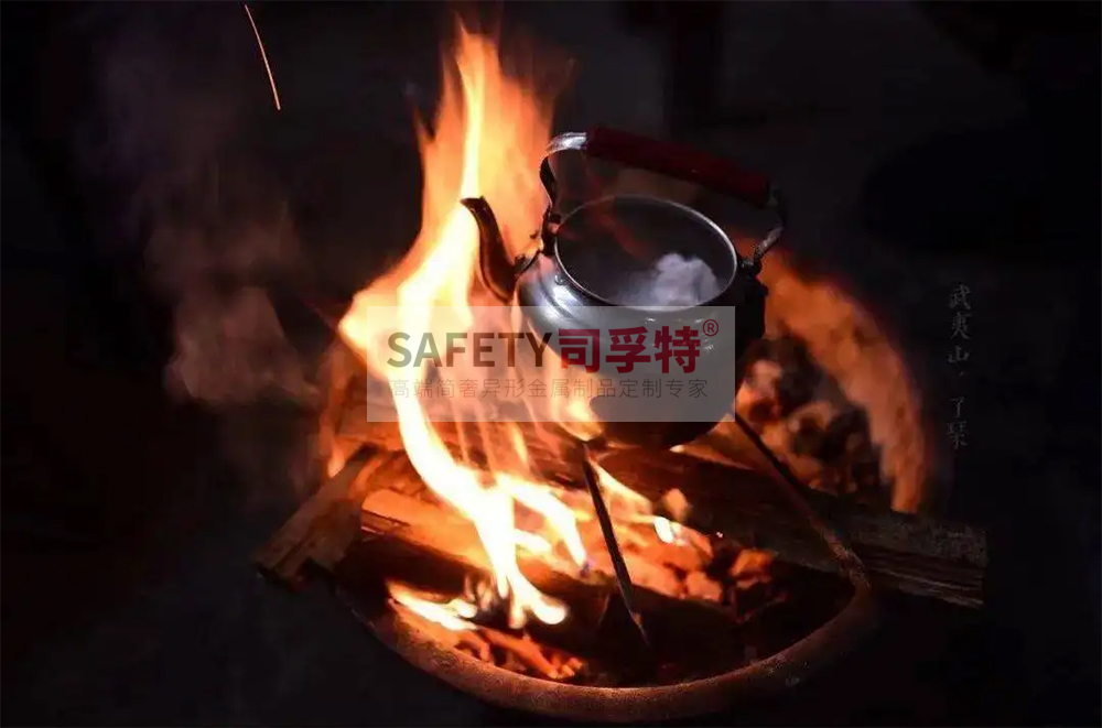 經(jīng)典永不過時，“圍爐煮茶”掀起新式社交風(fēng)「司孚特圍爐茶桌」(圖1)