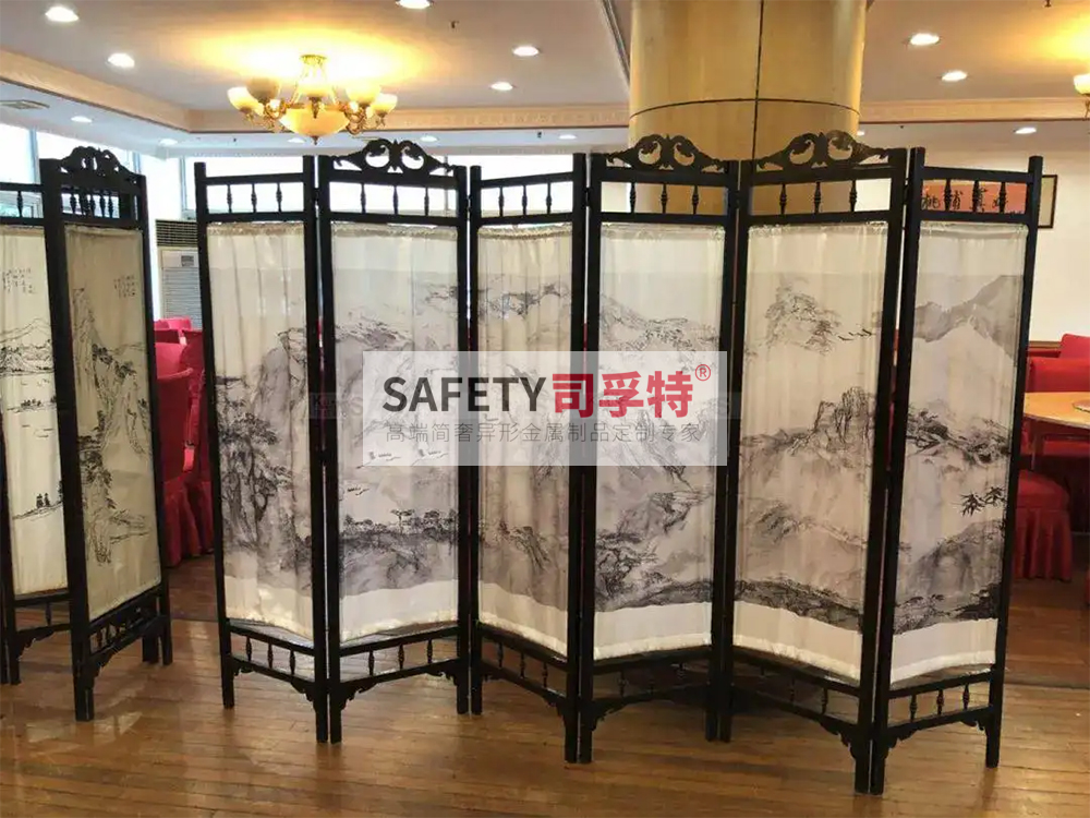 金屬屏風(fēng)有哪些種類？什么材質(zhì)的金屬屏風(fēng)好？[司孚特金屬屏風(fēng)](圖1)