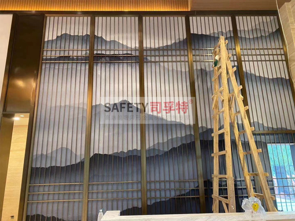 金屬屏風(fēng)（不銹鋼屏風(fēng)、鋁雕屏風(fēng)）安裝過程和步驟講解(圖1)